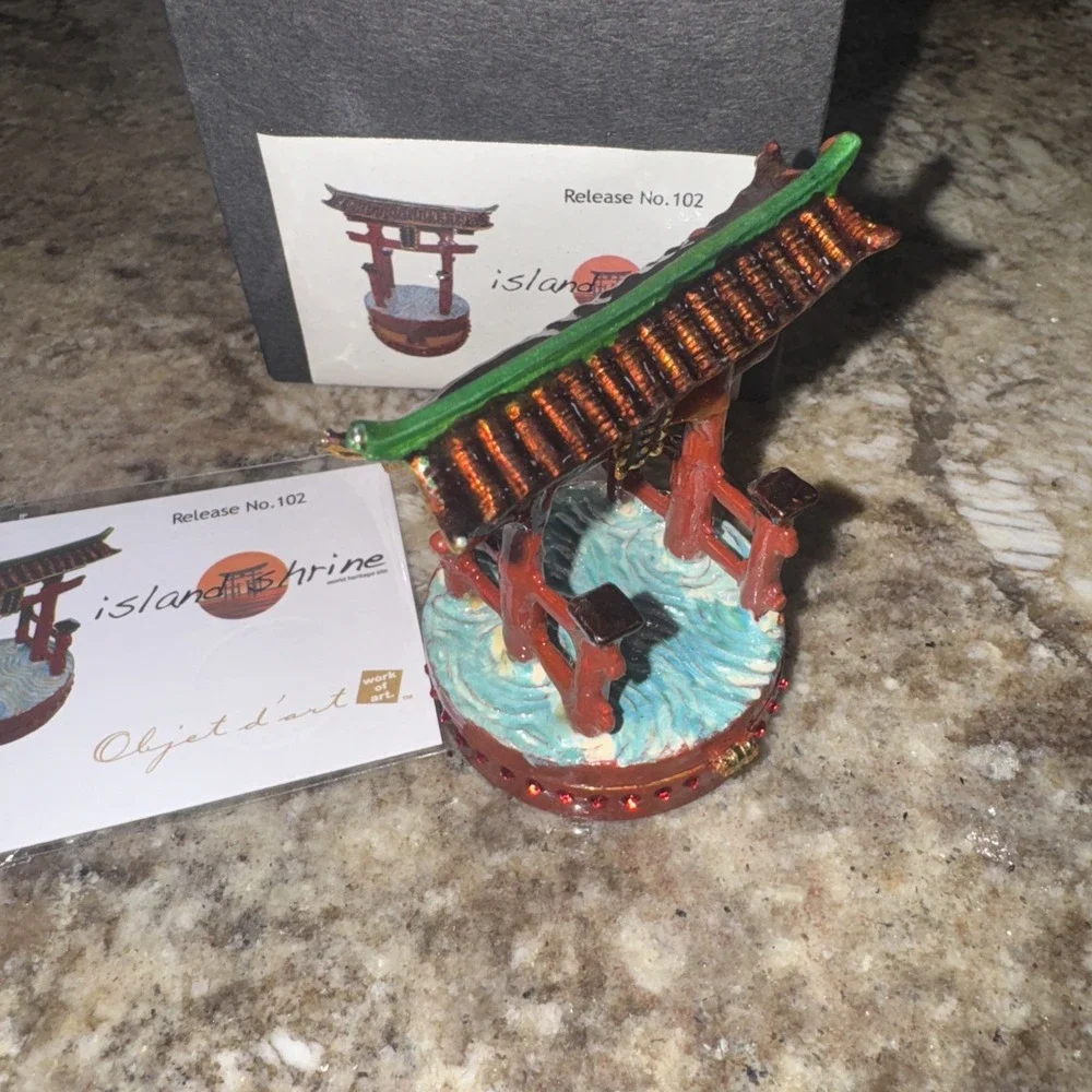 Objet D'Art‎ #102 ISLAND SHRINE Asian Blinged Hinged Trinket Box